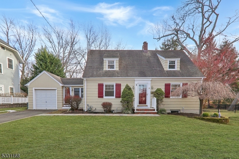 Property Photo:  8 Elm St  NJ 07016 