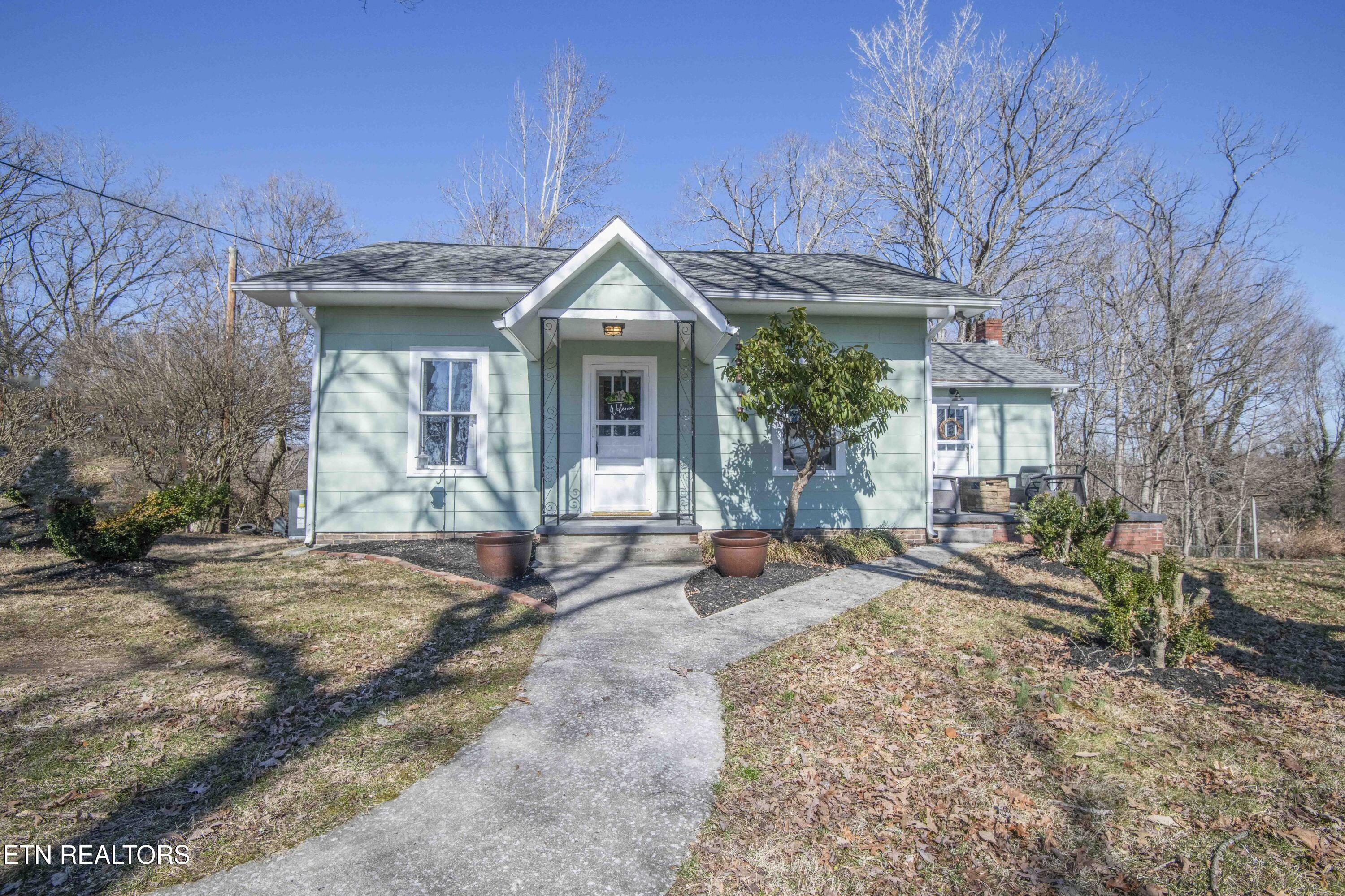 Property Photo:  400 Maple St  TN 37716 