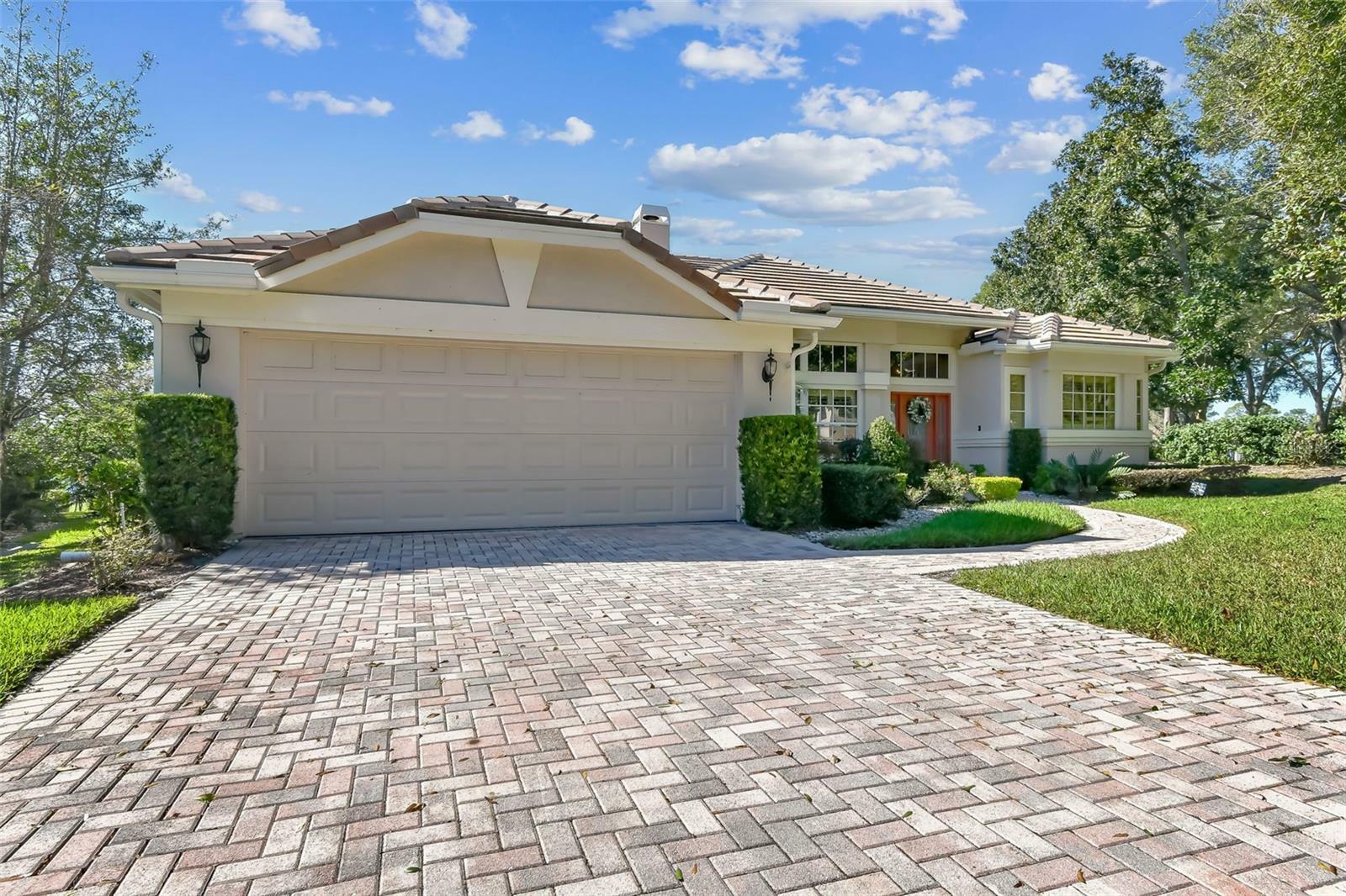 Property Photo: 442 Devon Place FL 32746