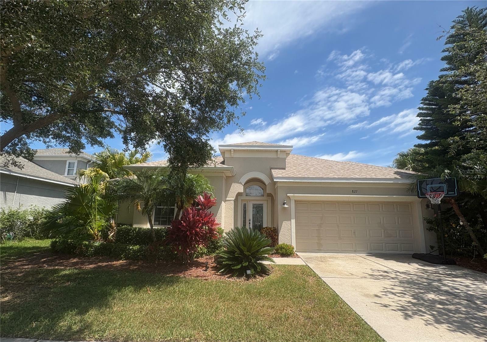 Property Photo: 827 Seminole Sky Drive FL 33570