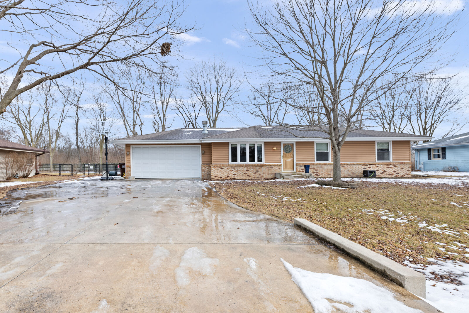 Property Photo:  8627 Delta Drive  IL 61115 