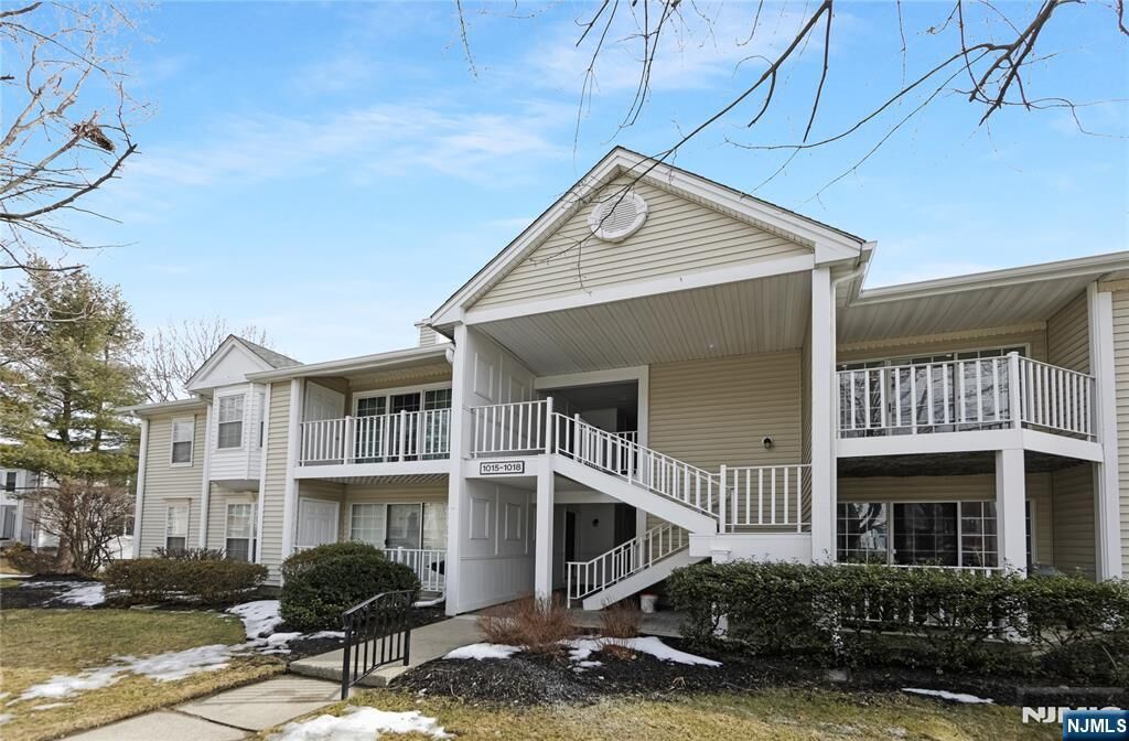 Property Photo:  1016 Ash Drive  NJ 07430 