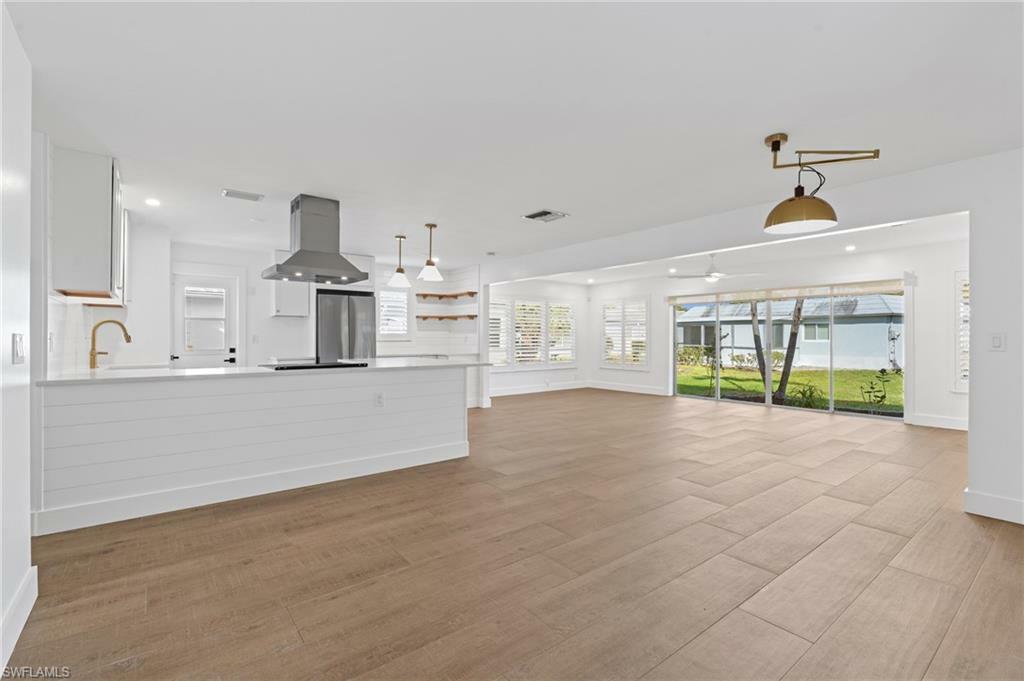 Property Photo: 12 Hackney Ln FL 34112