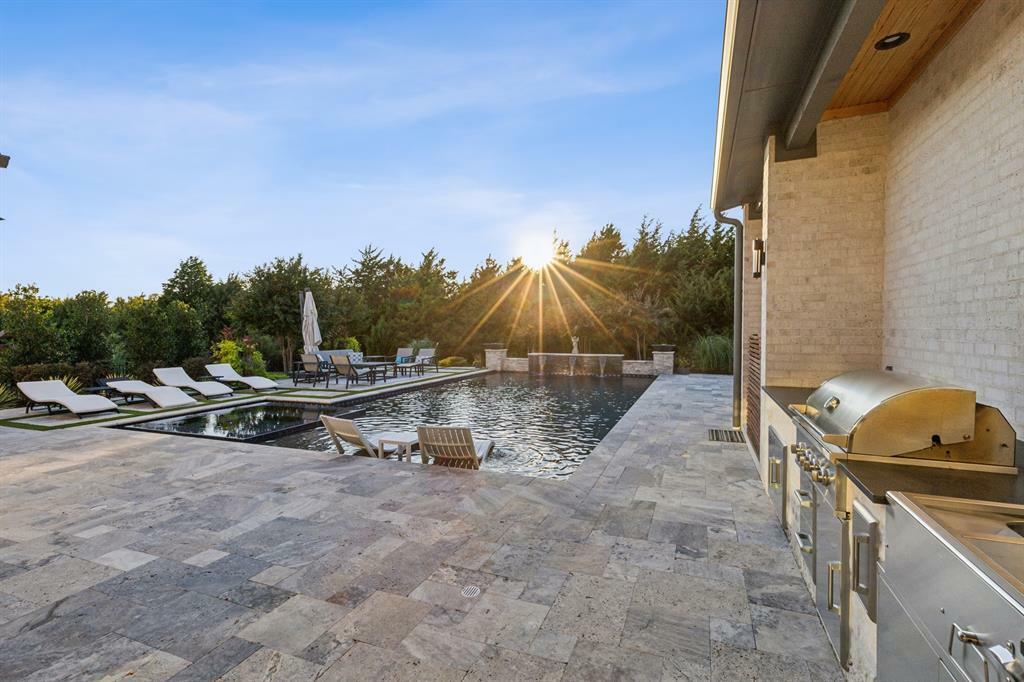 Property Photo: 405 Kings Landing TX 75032