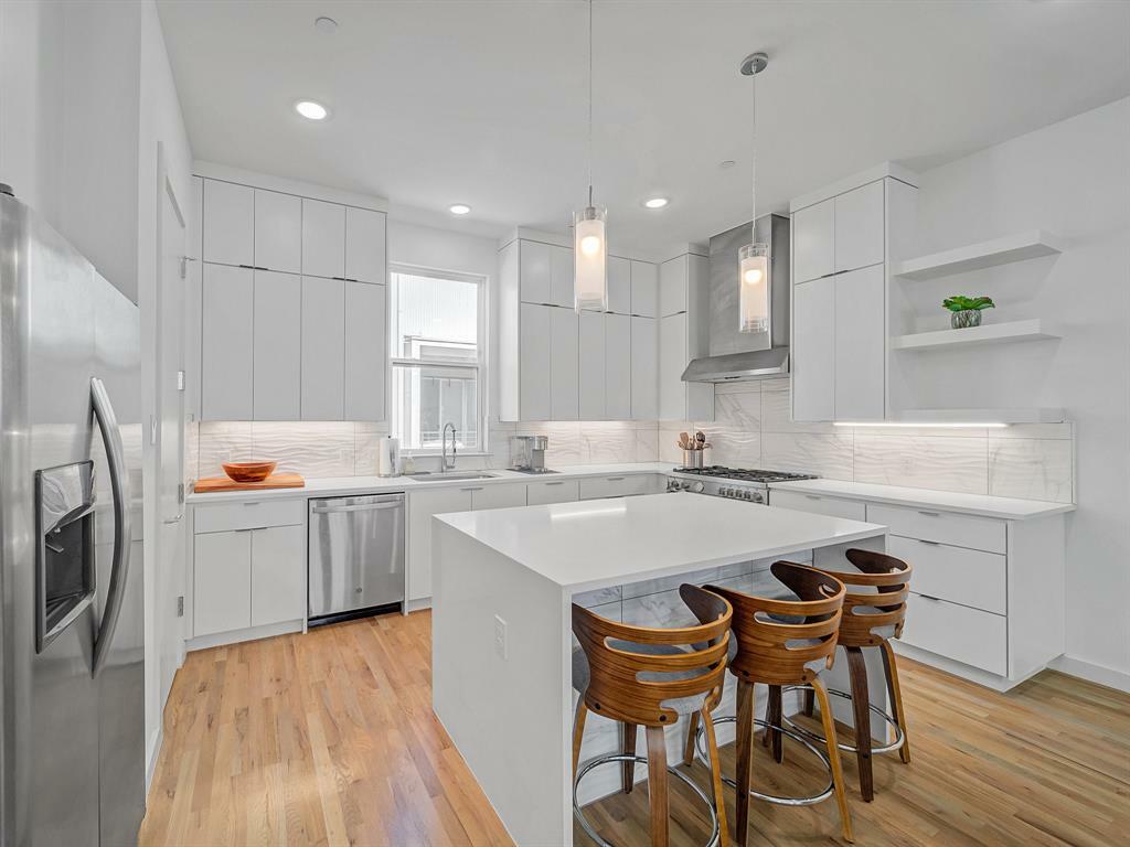 1510 N Washington Avenue 102  Dallas TX 75204 photo