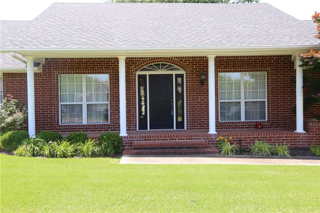 Property Photo:  1850 Silverado Place  AR 72762 