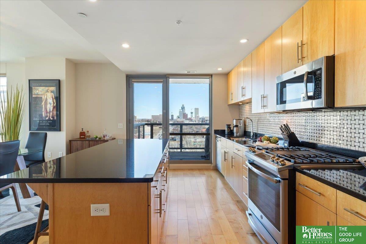 Property Photo: 120 S 31 Avenue 5606 NE 68131