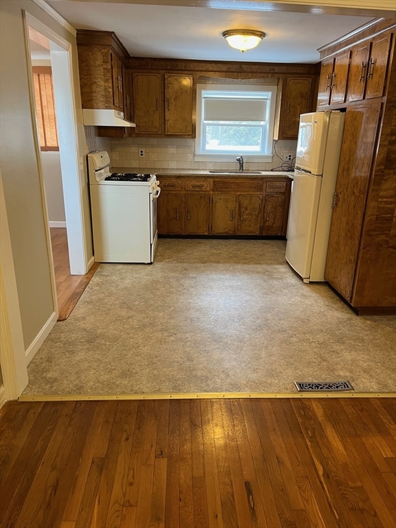 Property Photo:  2 Wellesley  MA 01851 