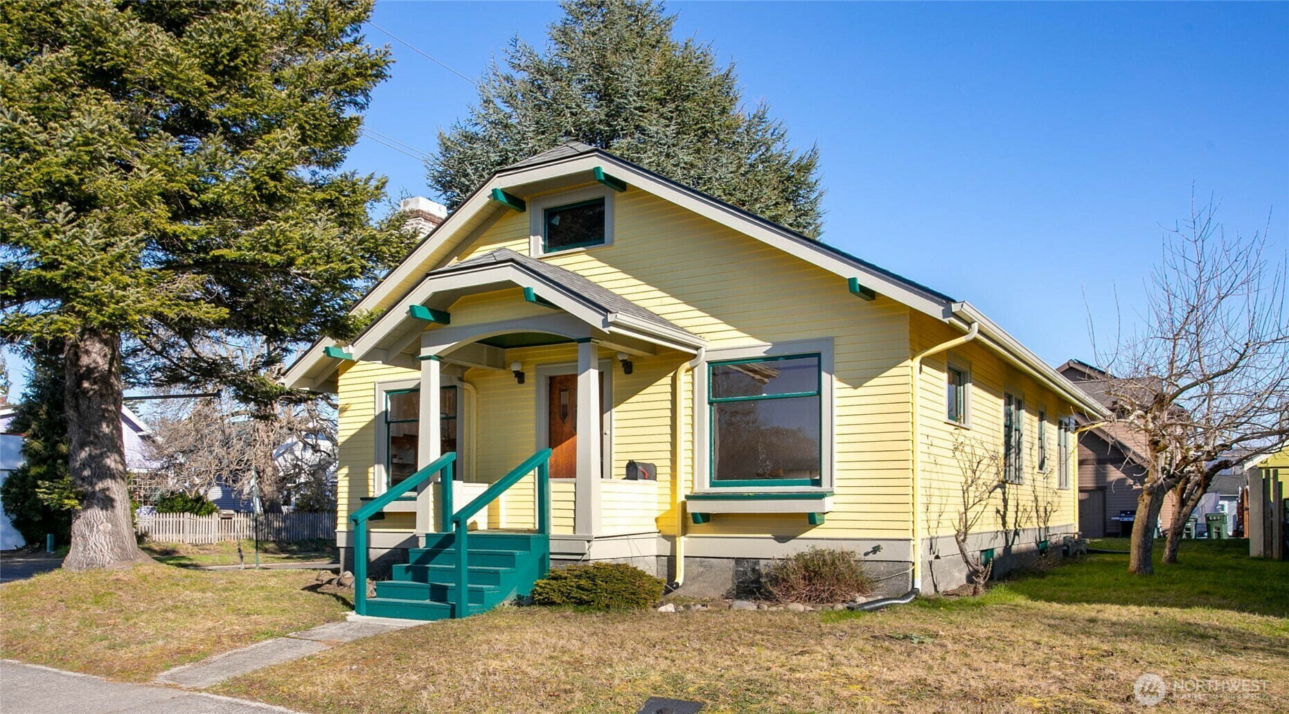 Property Photo:  2530  Elm Street  WA 98225 