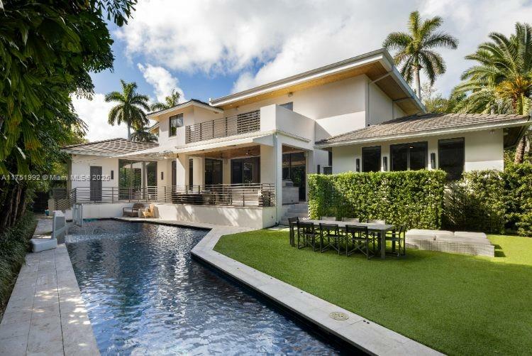 2555 Regatta Ave  Miami Beach FL 33140 photo