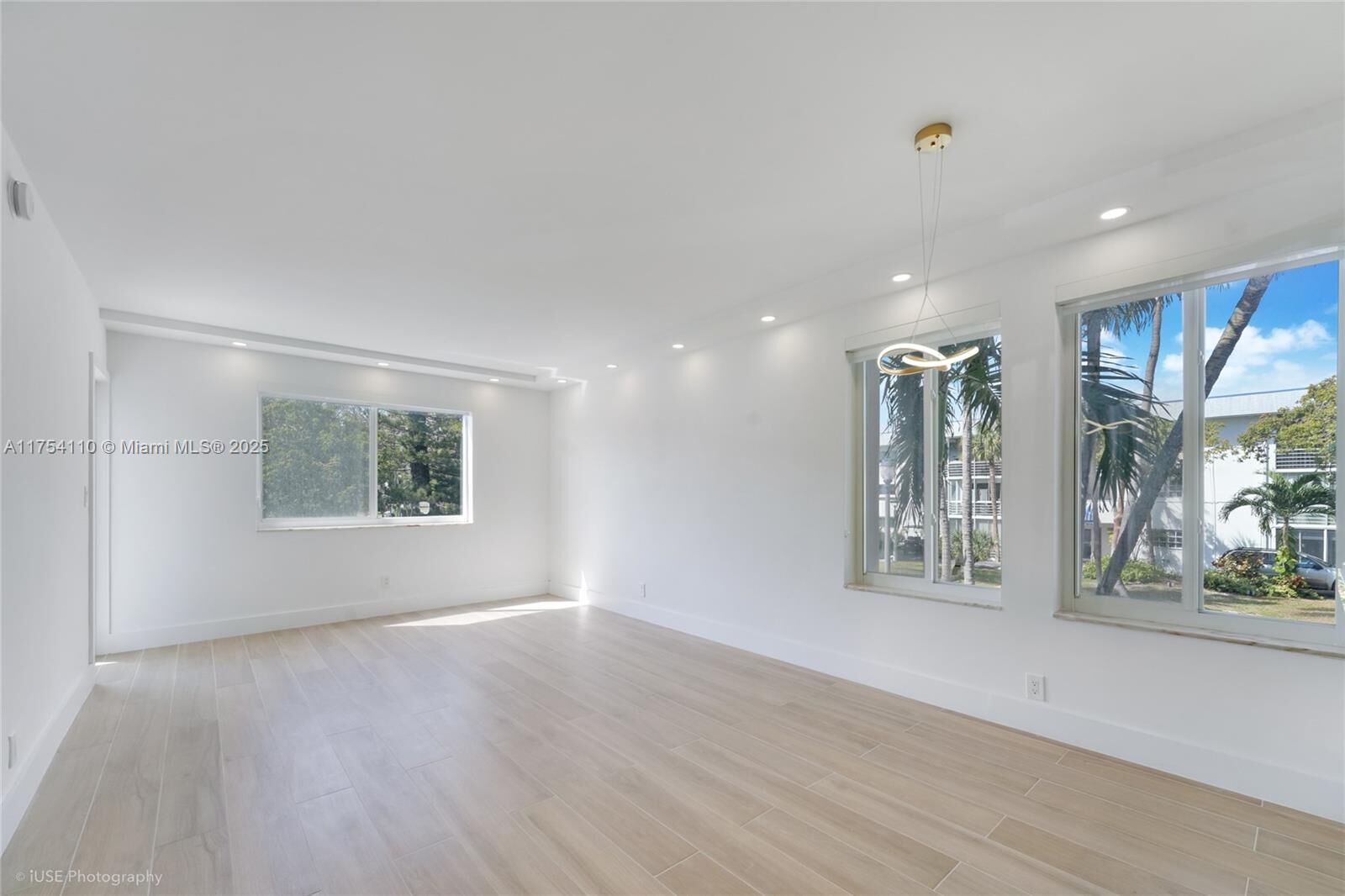 Property Photo:  240 Galen Dr 216  FL 33149 