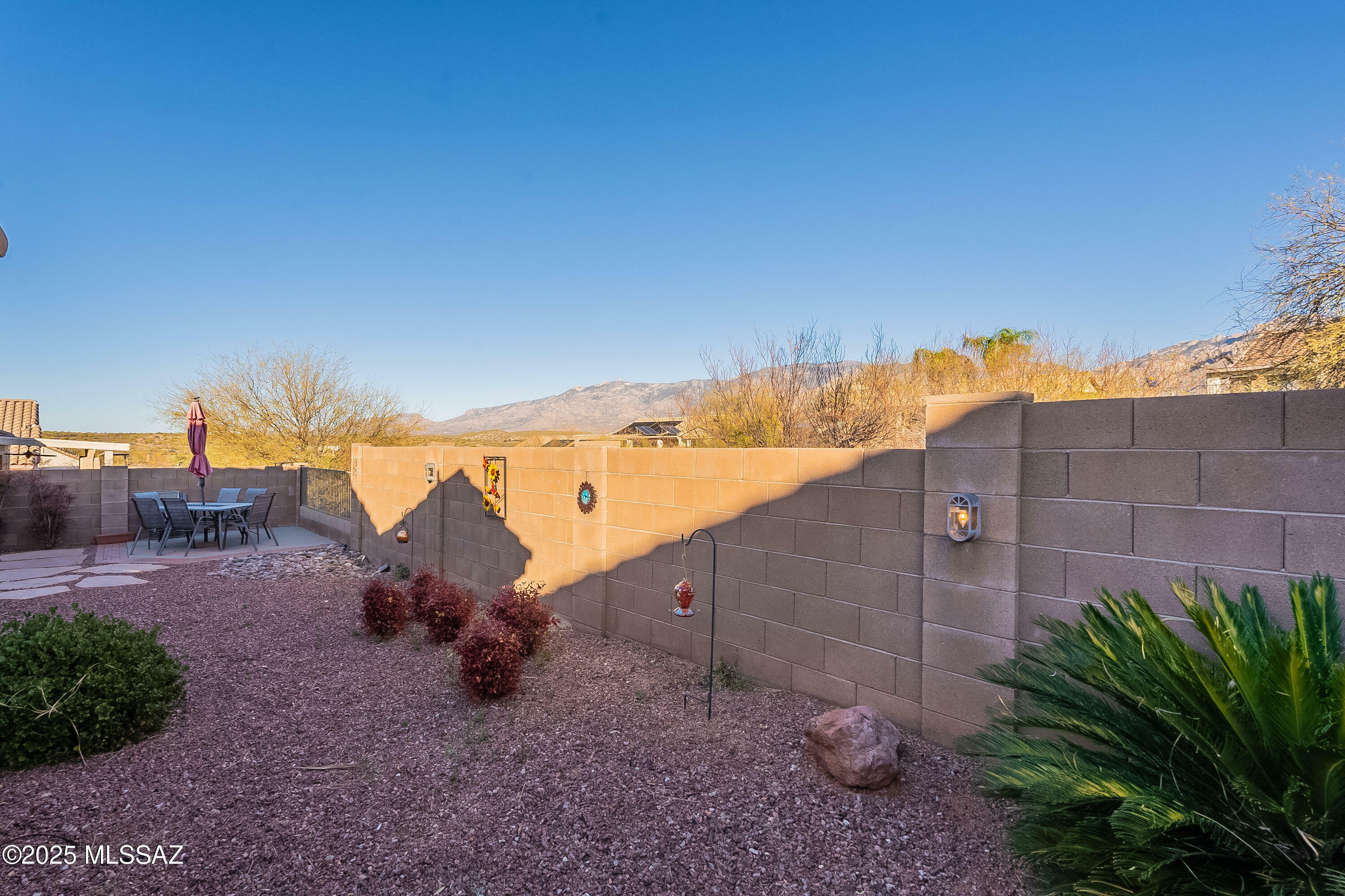 Property Photo:  11916 N Meteor Place  AZ 85737 