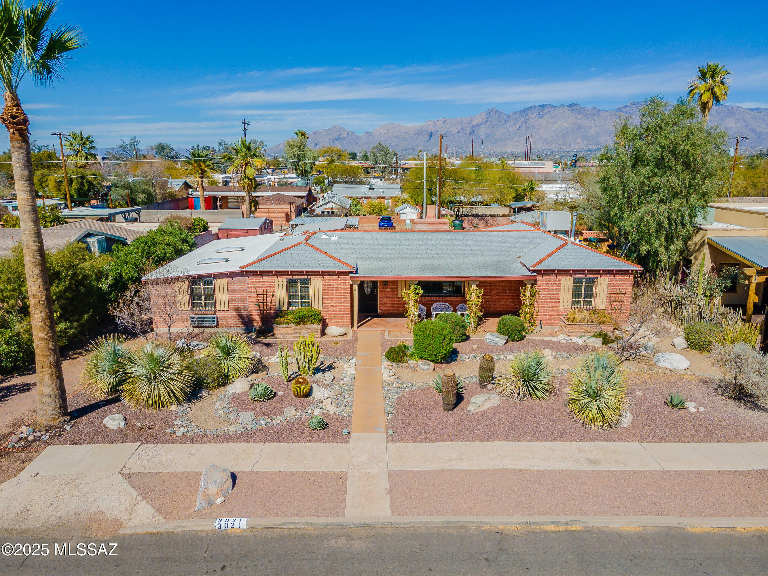 Property Photo: 3021 E 2nd Street AZ 85716