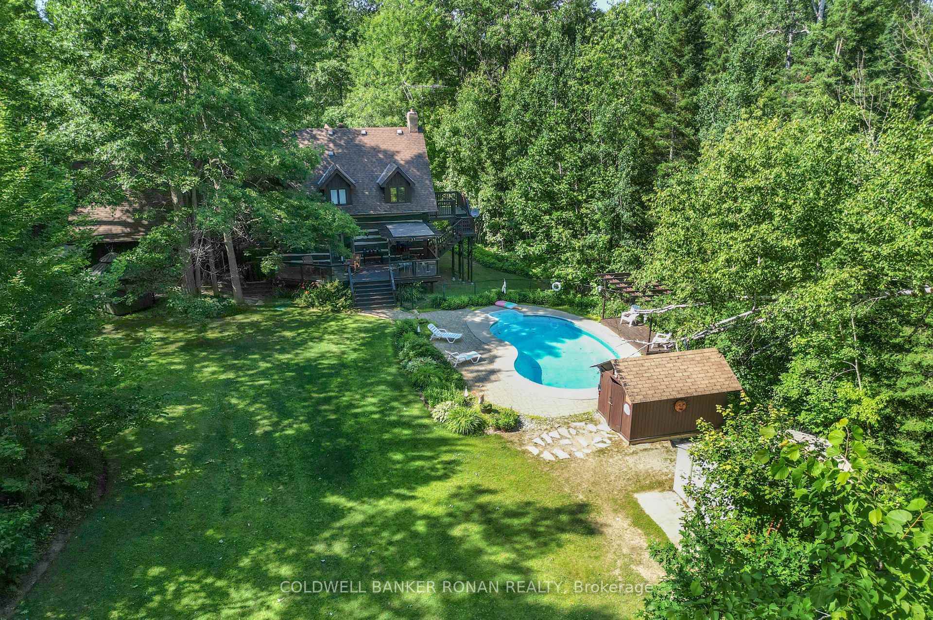 Property Photo: 71 Forest Hill Drive ON L0M 1J0