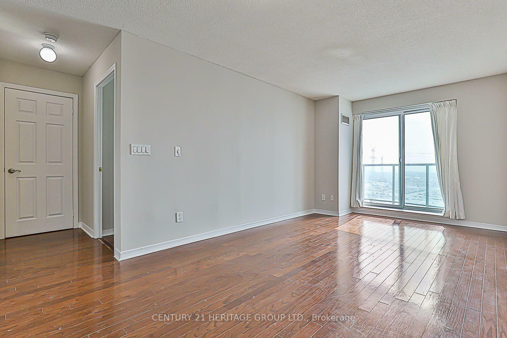 23 Oneida Cres 1207  Richmond Hill ON L4B 0A2 photo