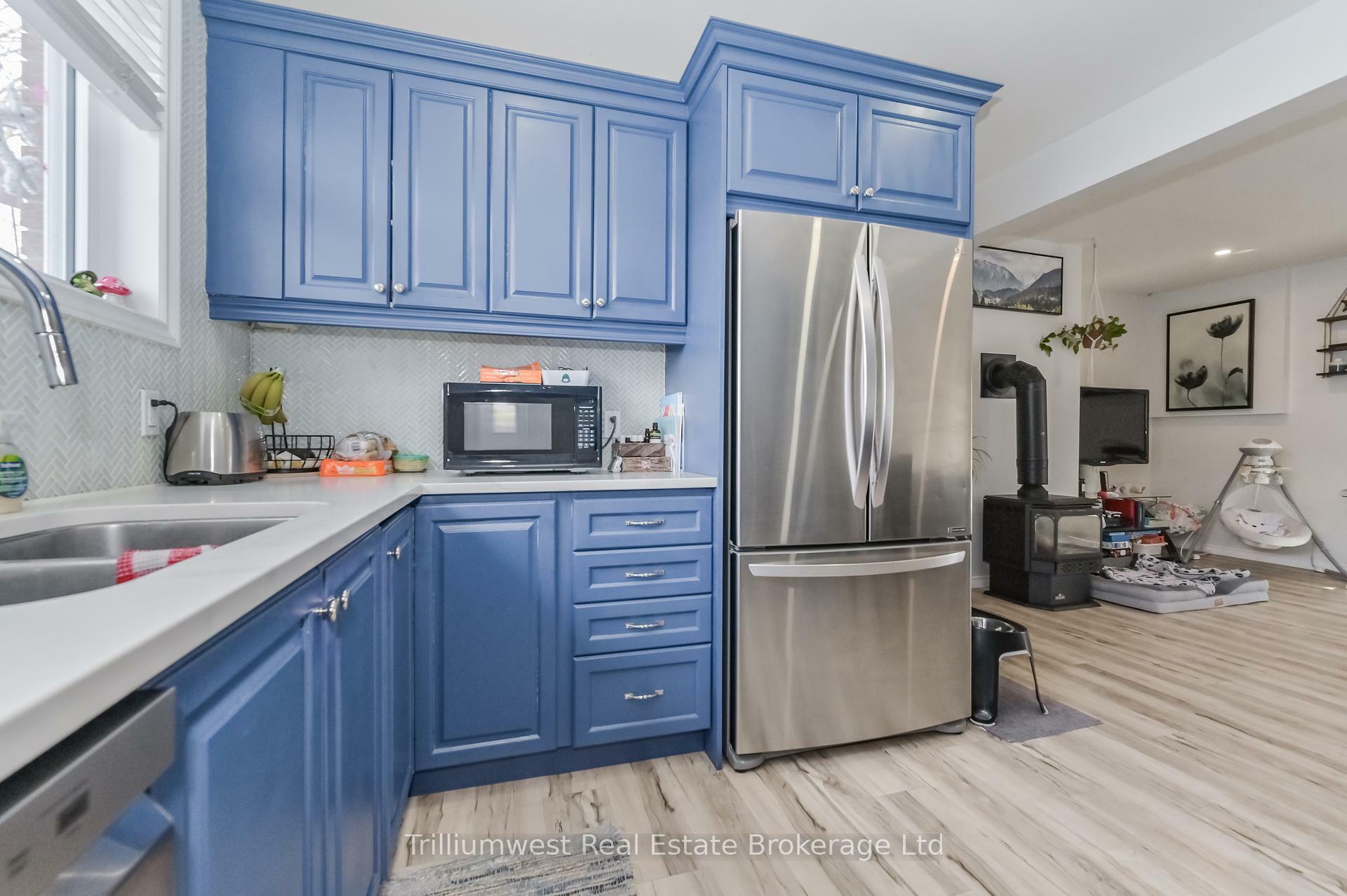 Property Photo: 350 Wellington Street W ON N0G 2L1
