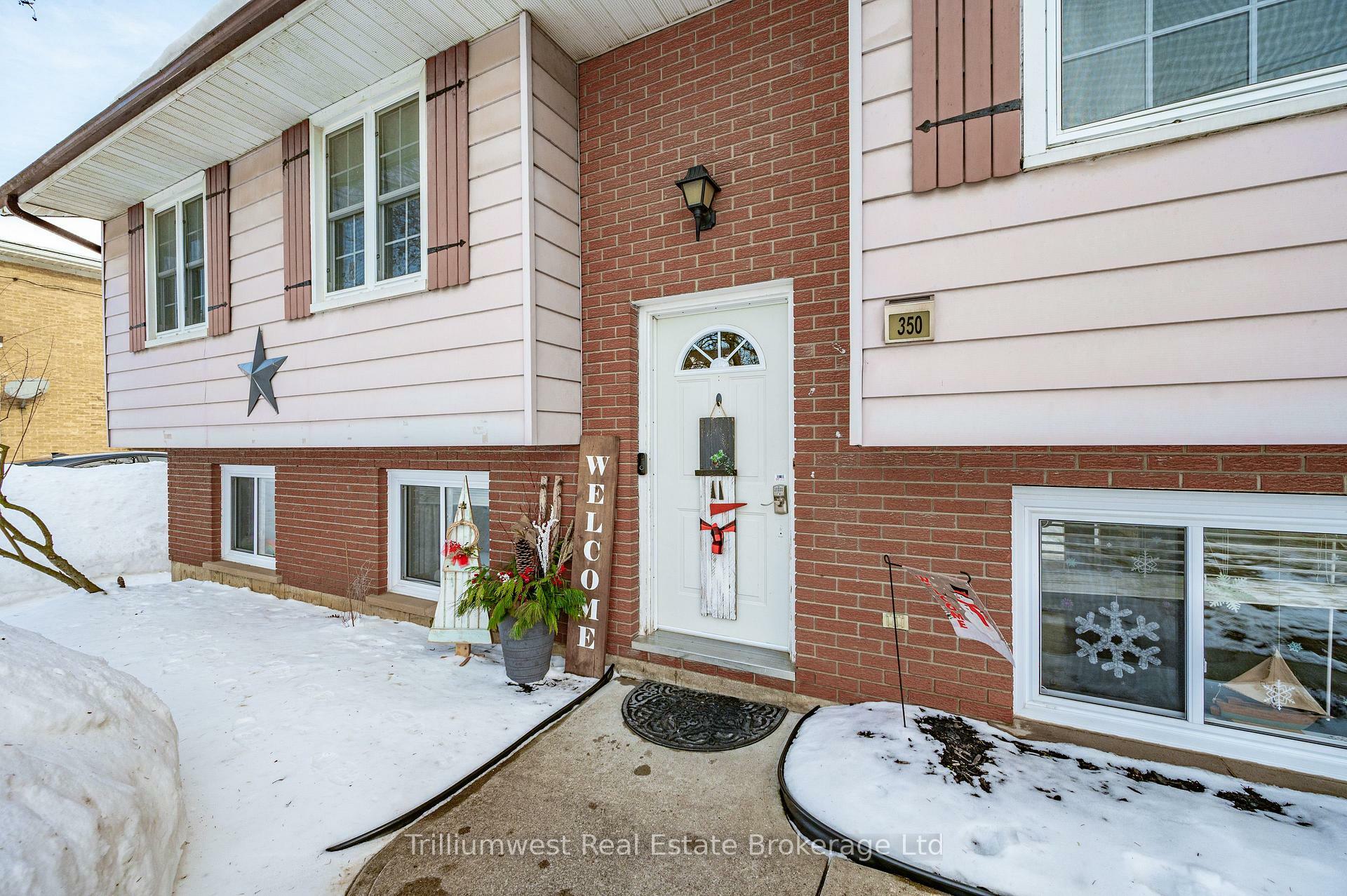 Photo de la propriété: 350 Wellington Street W ON N0G 2L1