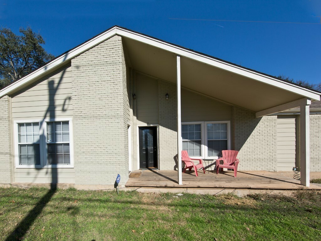 Property Photo:  3304 S Oak Drive A  TX 78704 