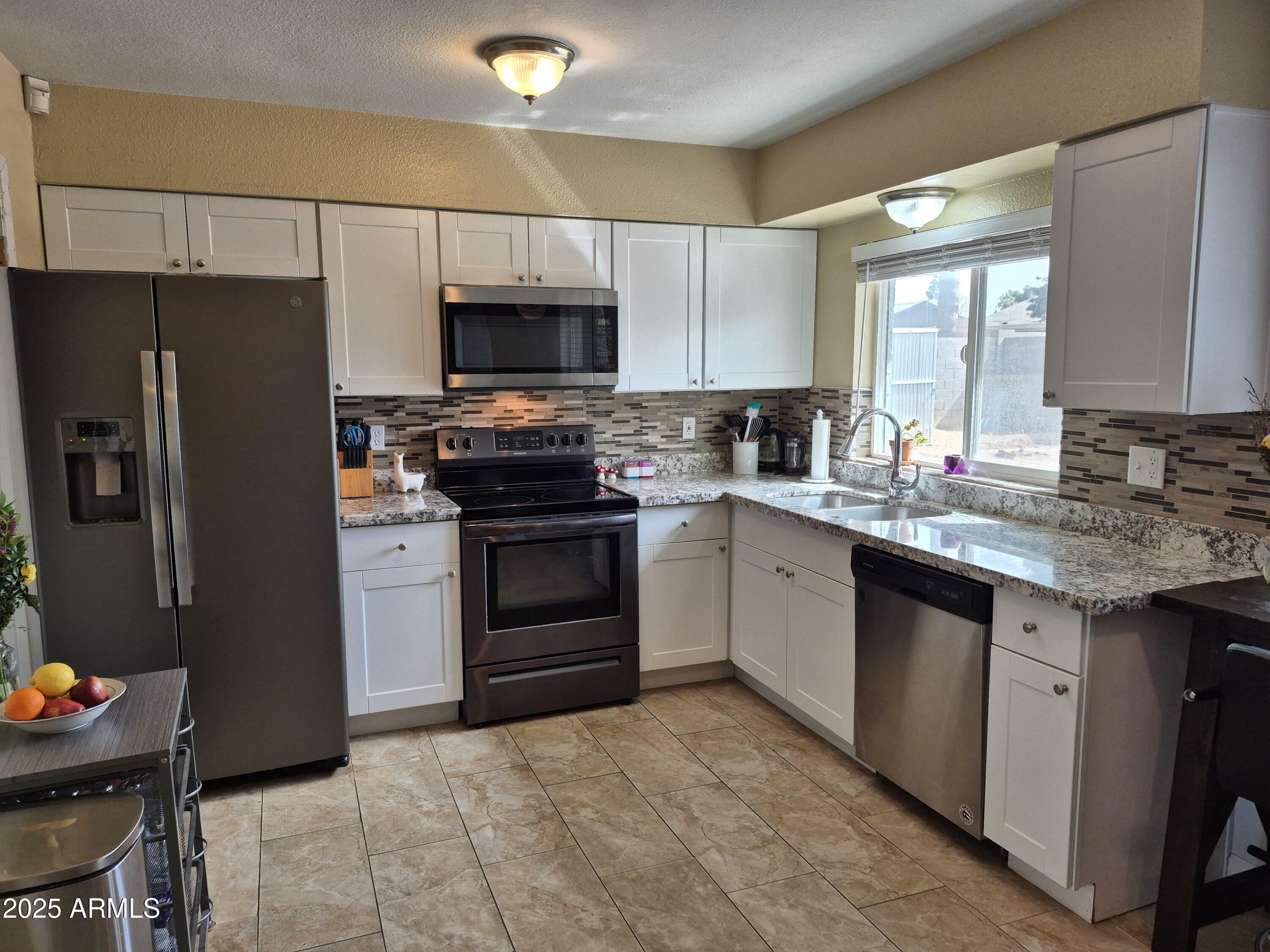 Property Photo: 4231 E Roeser Road AZ 85040