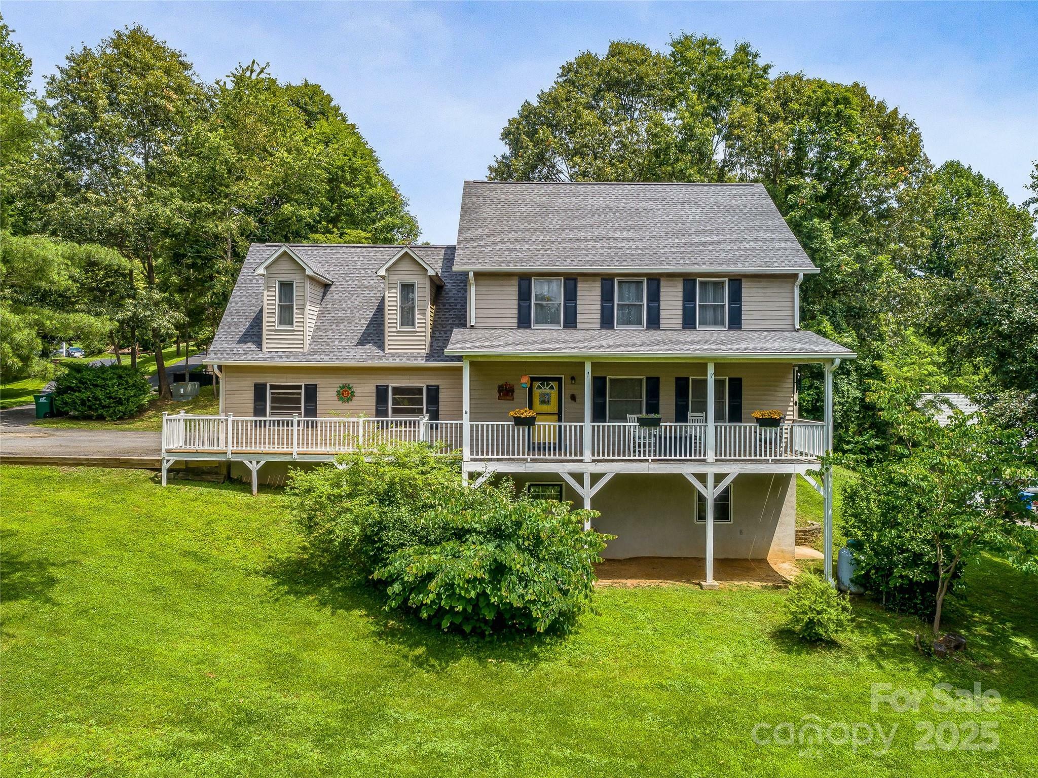 Property Photo:  1 Countryside Lane  NC 28804 
