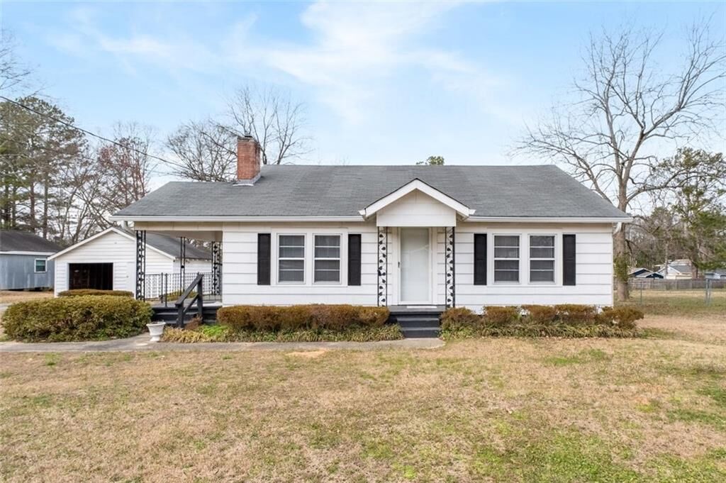 Property Photo:  116 Poplar Street  GA 30213 