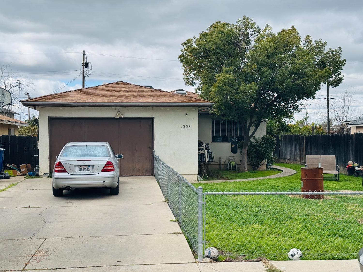 Property Photo:  1225 P Street  CA 93657 