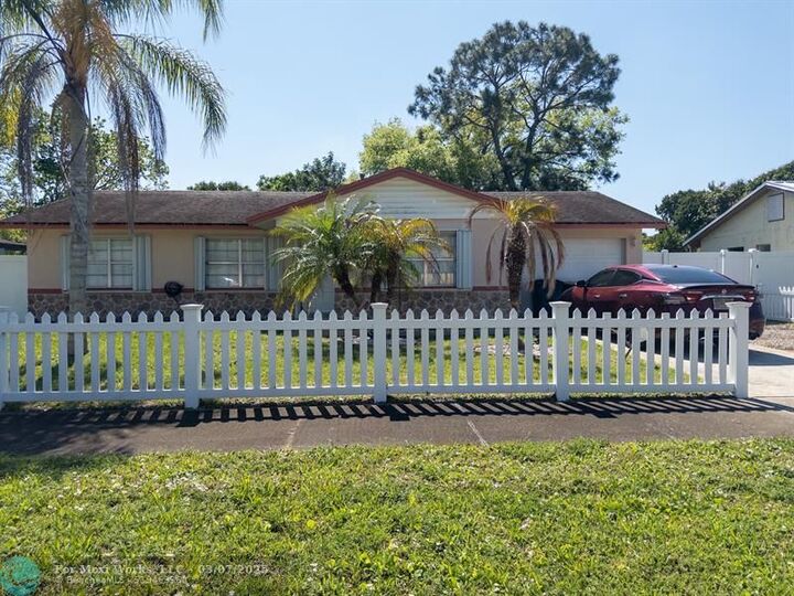Property Photo: 3205 Hibiscus FL 34947