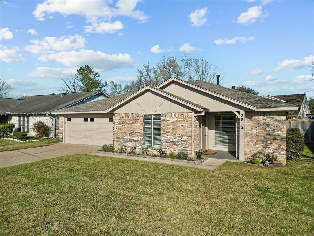 Property Photo:  3919 Willowind Drive  TX 77504 