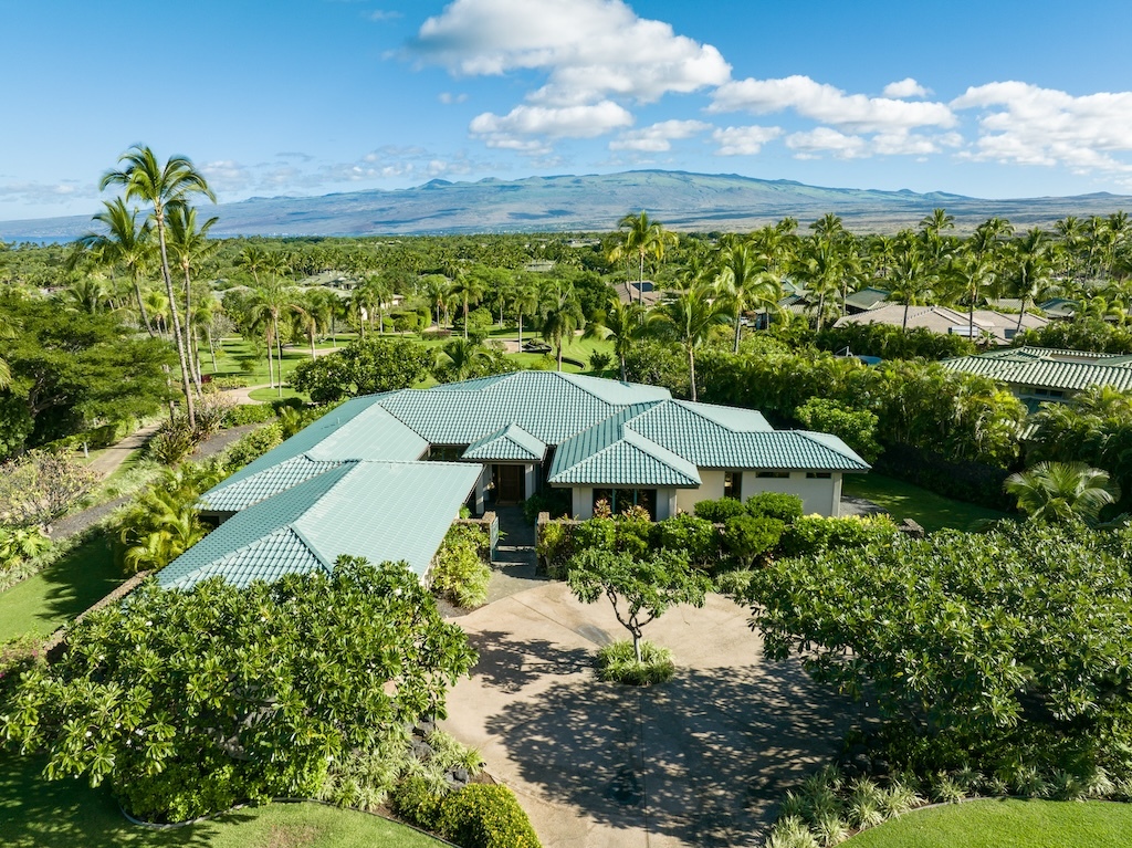 Property Photo: 68-105 Pukaua Pl HI 96743