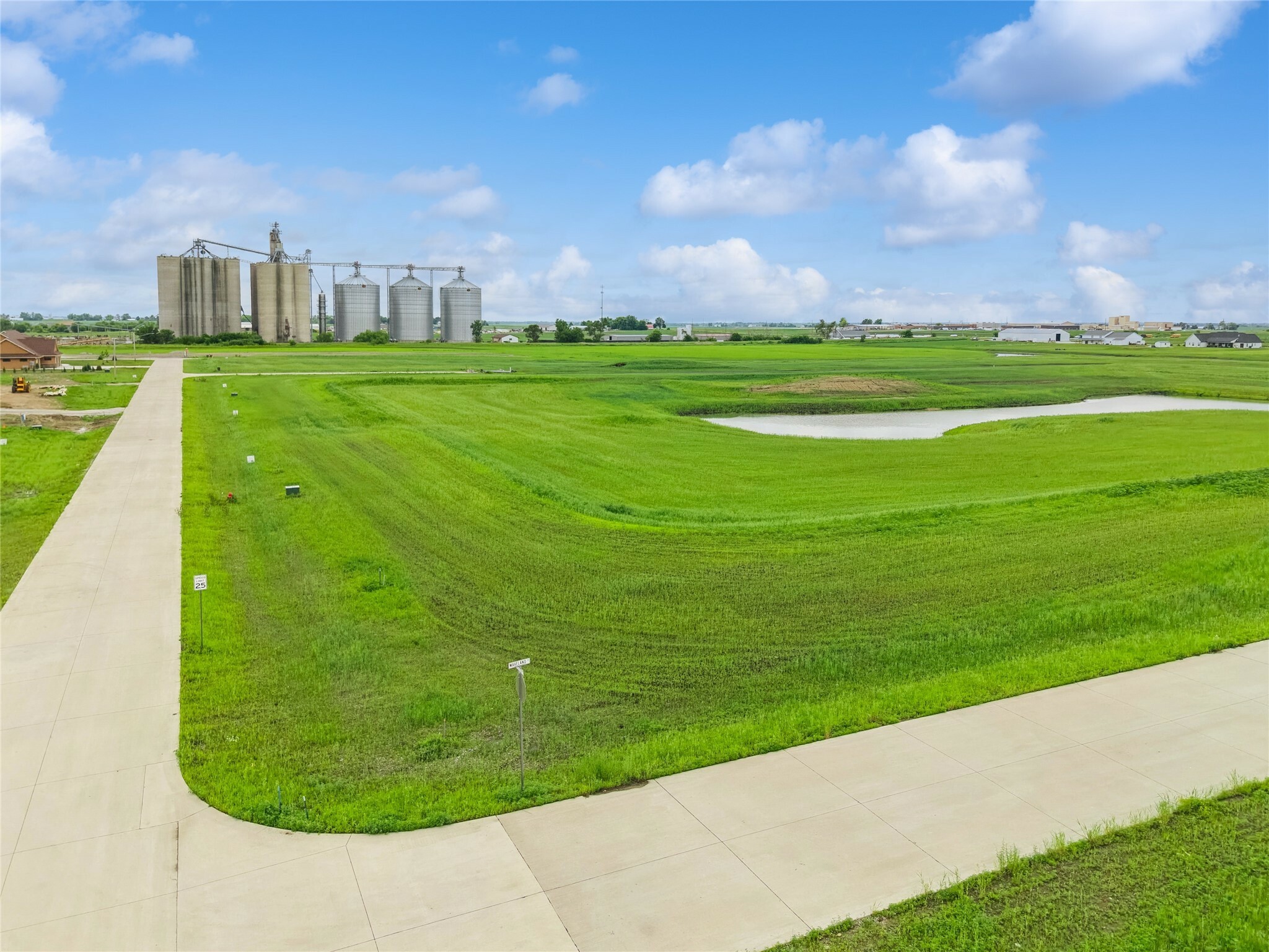 Property Photo: 445 Sheffield Avenue IA 50244