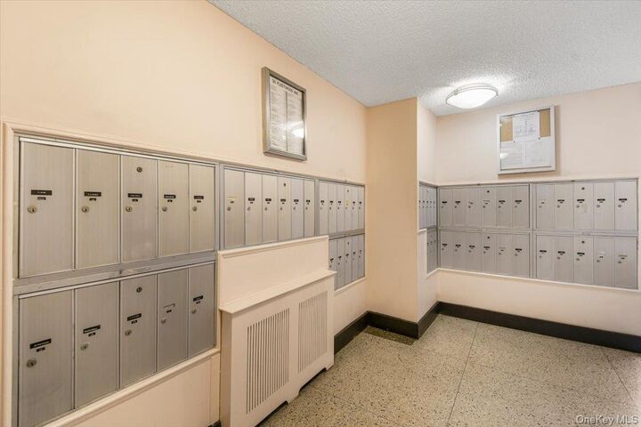 Property Photo: 30 Fleetwood Avenue 4B NY 10552