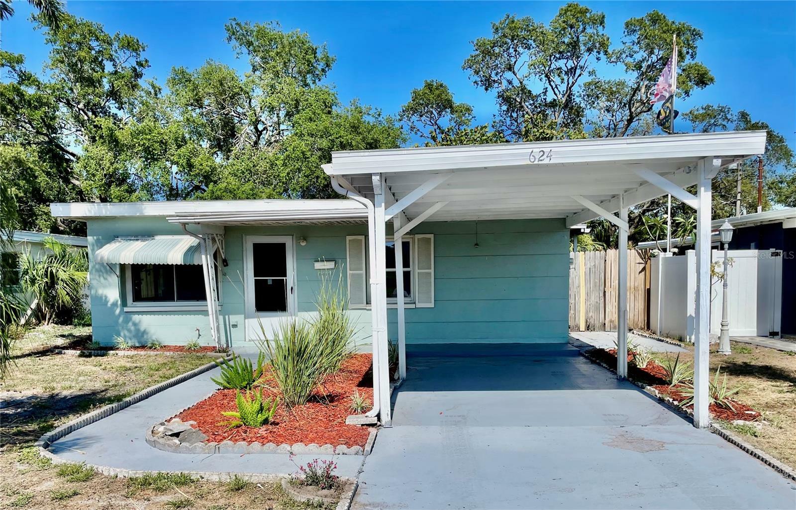 Property Photo: 624 Folsom Street S FL 33707