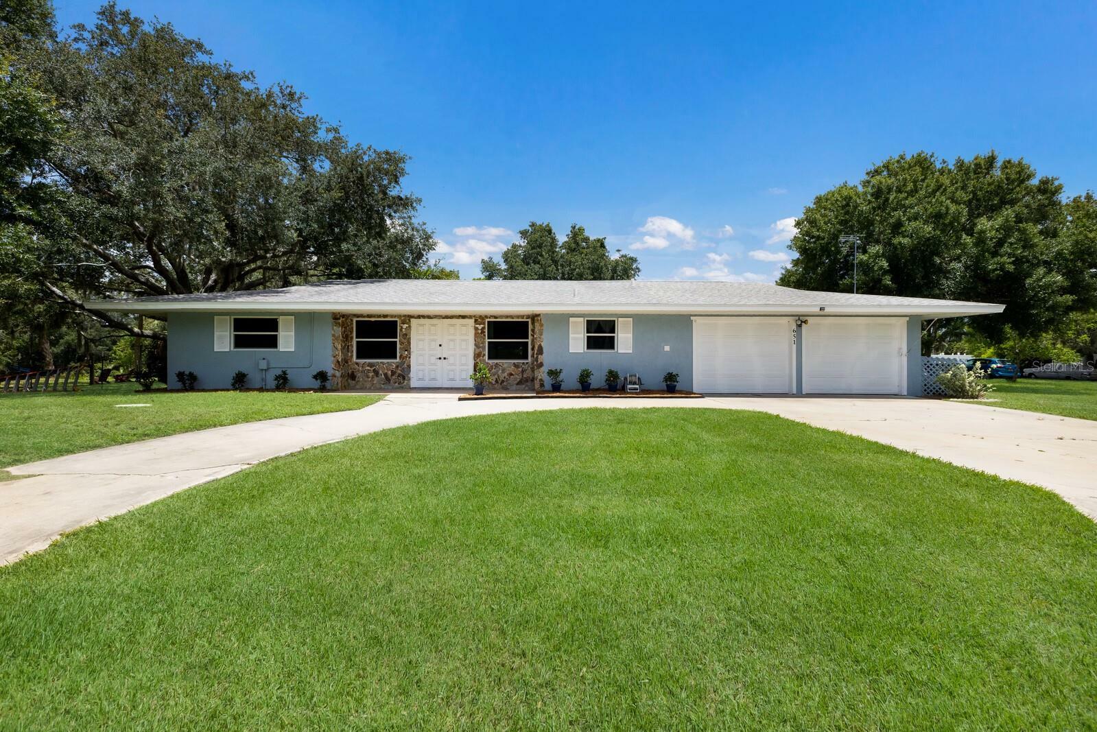 Property Photo: 651 Percheron Circle FL 34275