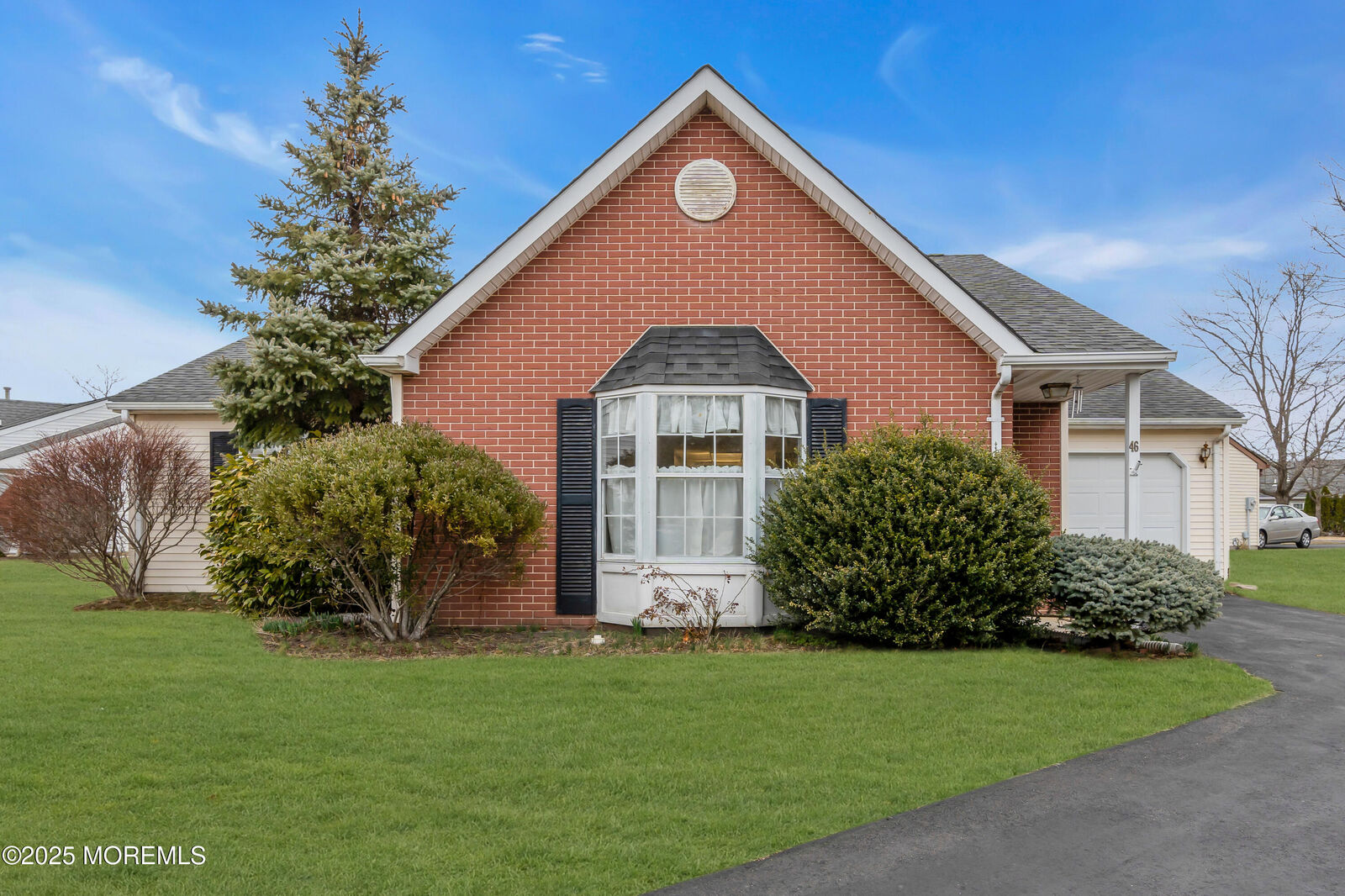 Property Photo:  46 Edgeware Close  NJ 07728 