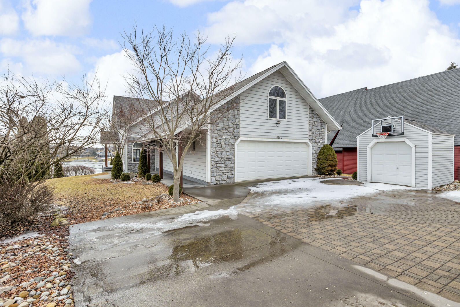 Property Photo: 14385 Crestridge Drive MI 49233