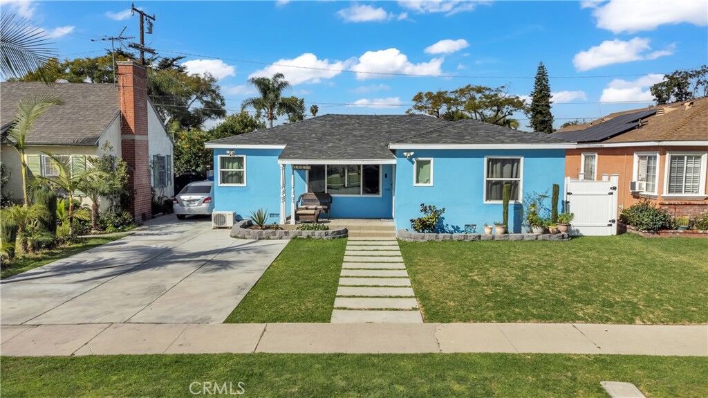 Property Photo:  10125 Hunt Avenue  CA 90280 