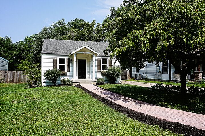 Property Photo:  910 Apex St  TN 37206 