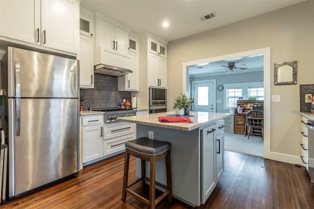 Property Photo: 700 Elm Street TX 76266