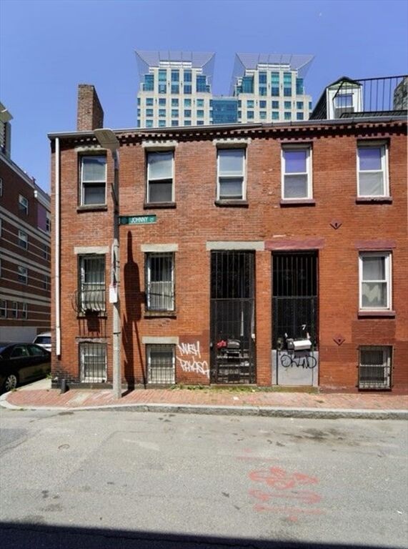 9 Johnny Ct  Boston MA 02115 photo