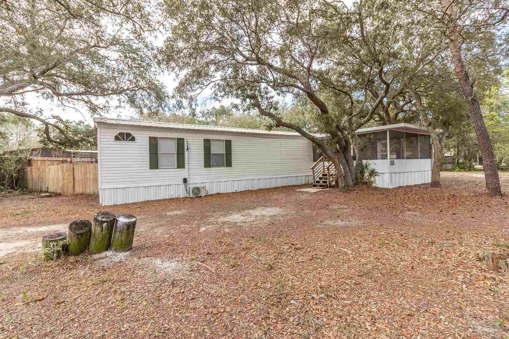 Property Photo: 2919 Ferris Dr FL 32566