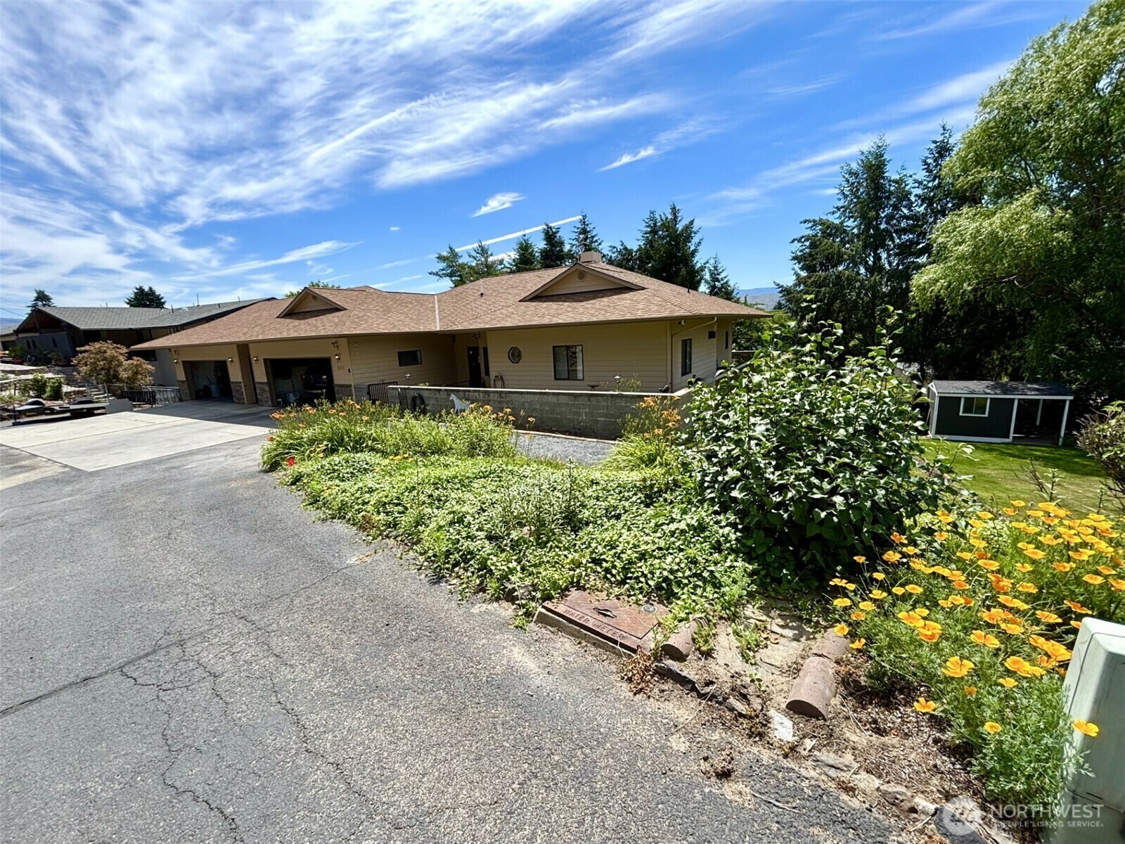 Property Photo:  2009  Rainbow Lane  WA 98801 