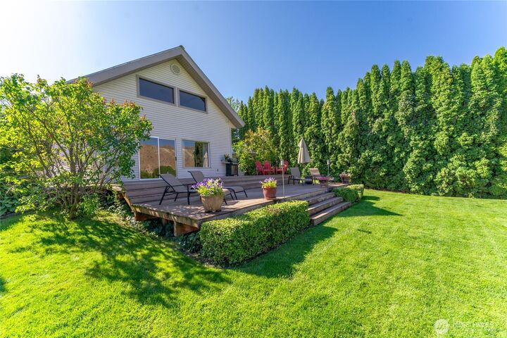 Property Photo:  365  Lake Front Drive  WA 98843 