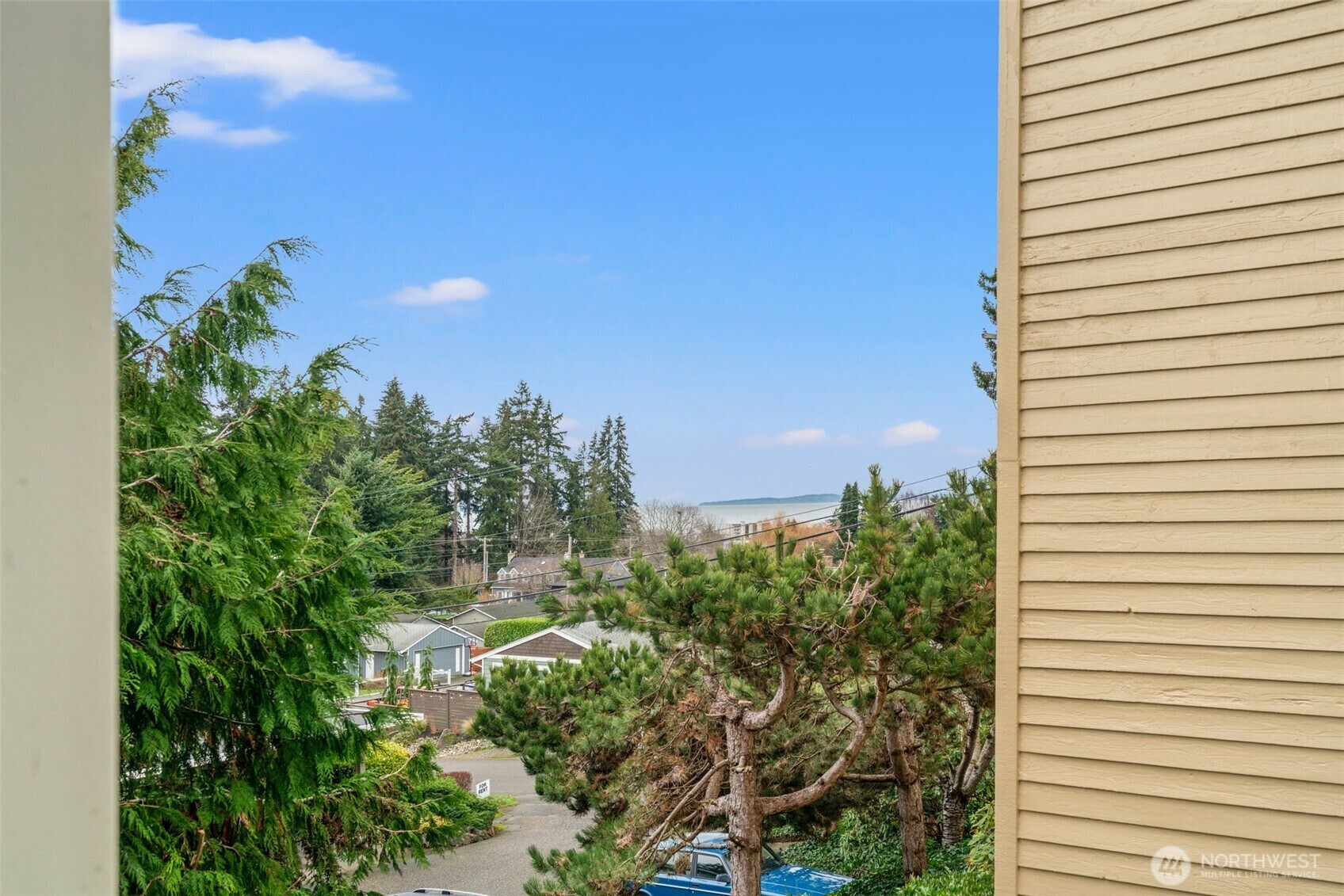 Property Photo:  1020  5th Avenue S 3  WA 98020 