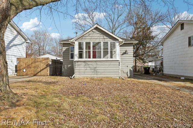 Property Photo:  27320 Groveland Street  MI 48071 