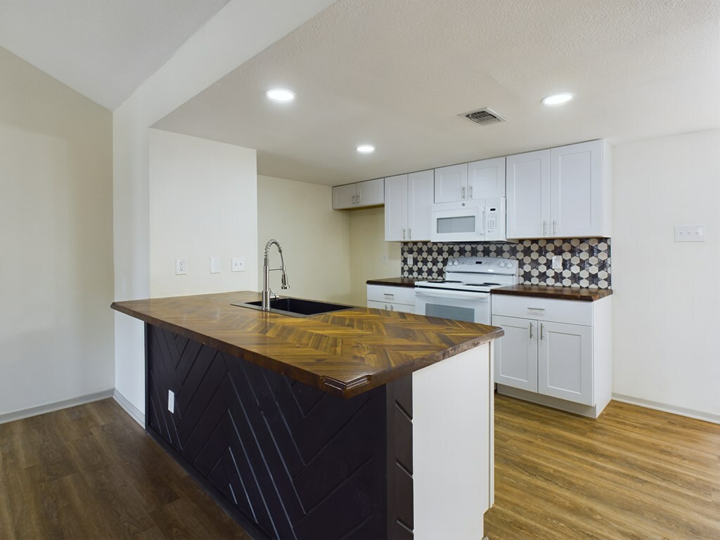 Property Photo: 49 Terrace Dr TX 76903