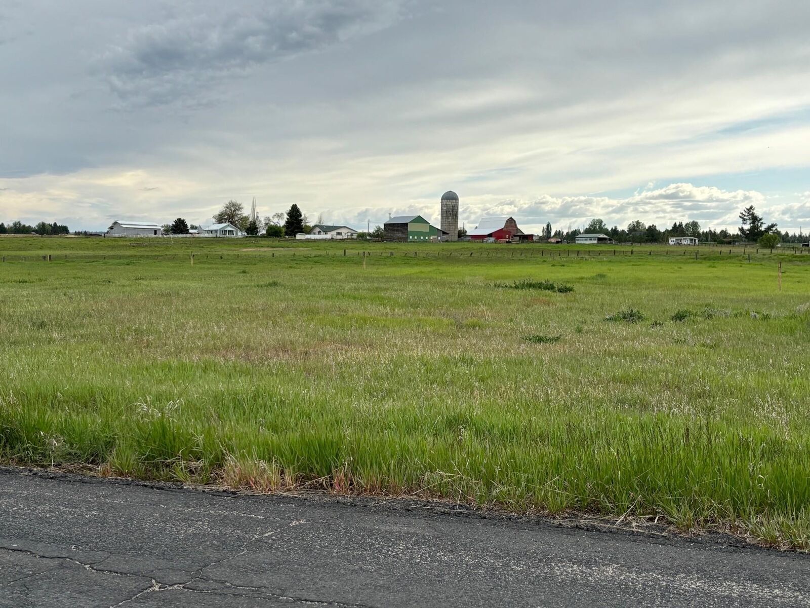 Property Photo: 28115 N North Rd WA 99006