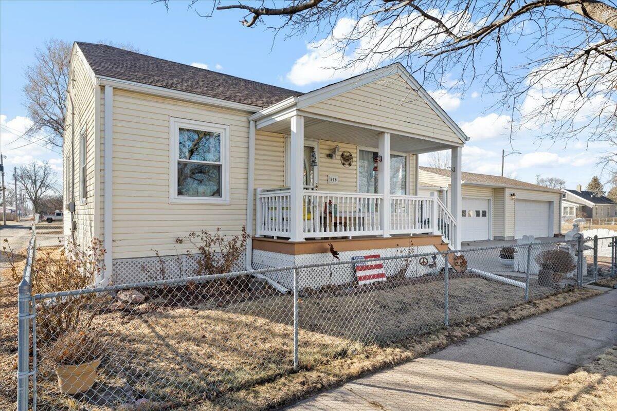 Property Photo:  616 N 17  Street  IA 51501 