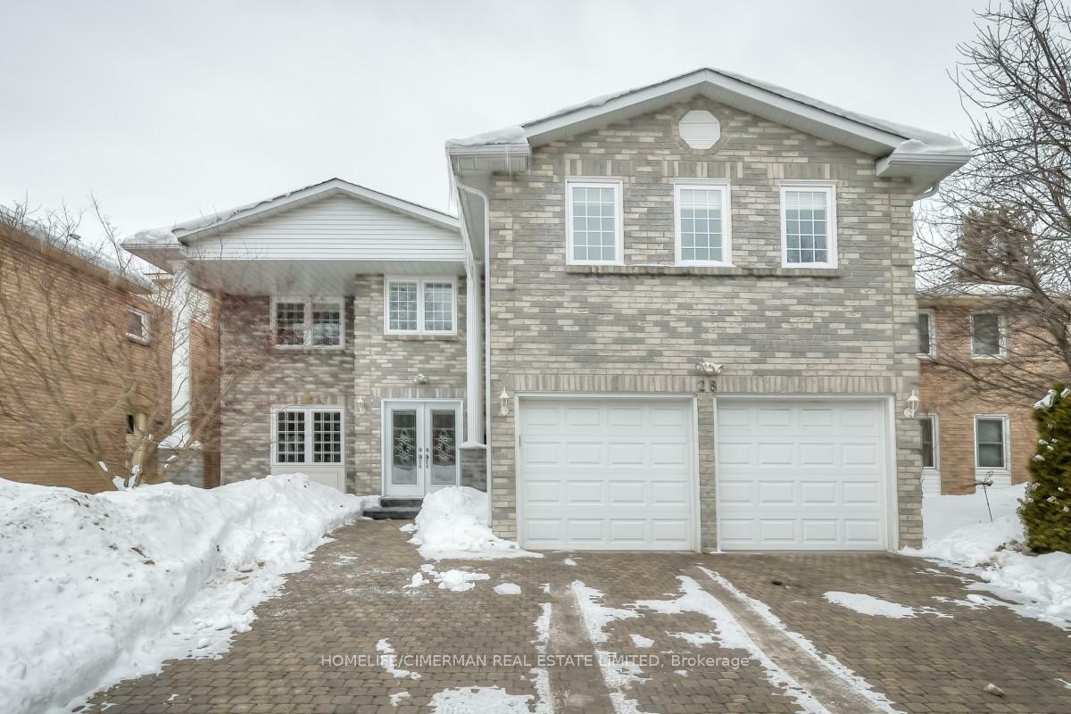 Property Photo: 28 Dunvegan Drive ON L4C 6K1