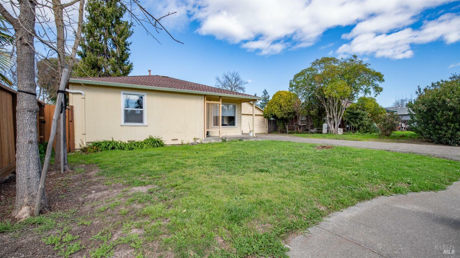 Property Photo:  1681 Greeneich Avenue  CA 95401 