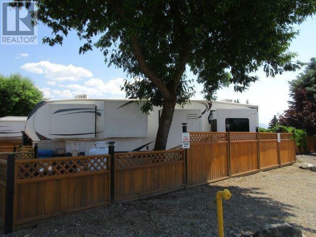 Photo de la propriété: 415 Commonwealth Road 12 BC V4V 1P4